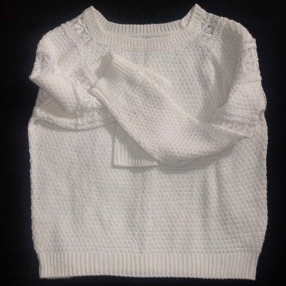 dELiA*s White Sweater - Picture 3 of 6